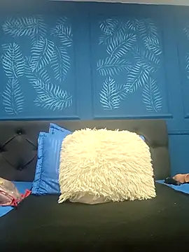 Snapshot of sasi_luna chatting on 11/11/25, 02:01 sasi luna online show from 11/11/25, 02:01