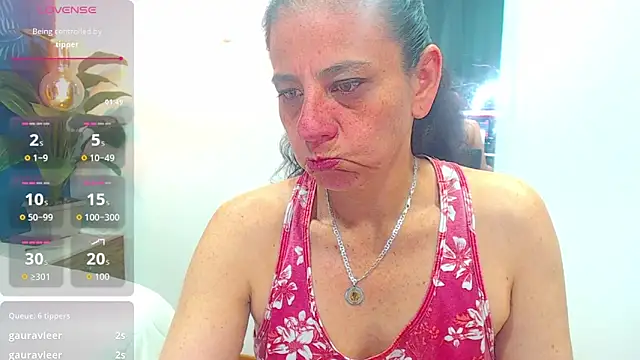 Snapshot of sasi_luna chatting on 10/12/25, 02:24 sasi luna online show from 10/12/25, 02:24