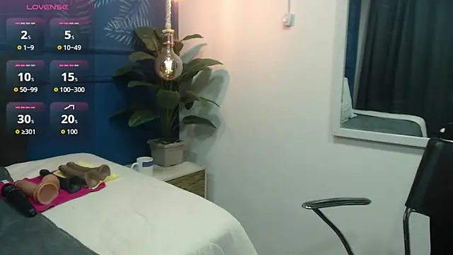 Snapshot of sasi_luna chatting on 09/25/25, 02:12 sasi luna online show from 09/25/25, 02:12