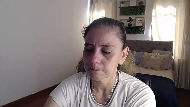 sasi luna online show from 06/11/26, 01:19