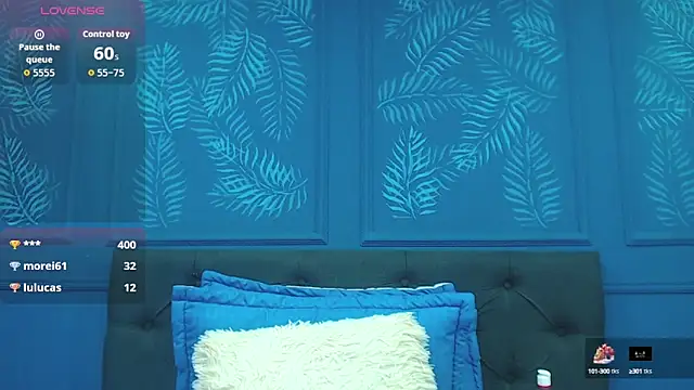 Snapshot of sasi_luna chatting on 10/15/25, 04:15 sasi luna online show from 10/15/25, 04:15