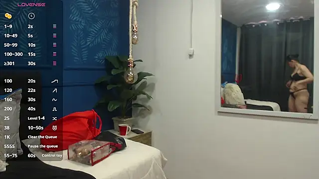 Snapshot of sasi_luna chatting on 10/30/25, 02:58 sasi luna online show from 10/30/25, 02:58