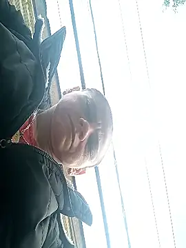 Snapshot of sasi_luna chatting on 11/19/25, 01:22 sasi luna online show from 11/19/25, 01:22