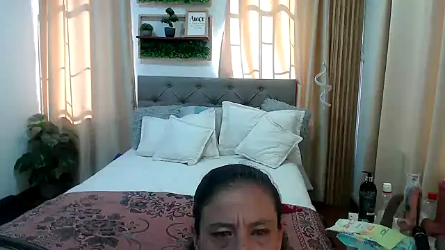sasi luna online show from 06/20/26, 01:49