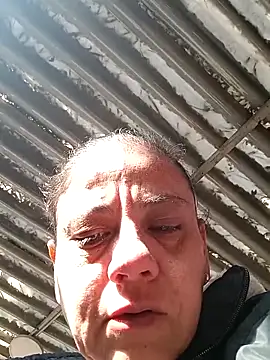 Snapshot of sasi_luna chatting on 11/27/25, 01:11 sasi luna online show from 11/27/25, 01:11