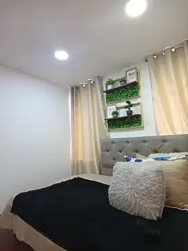 sasi luna online show from 04/14/26, 01:16