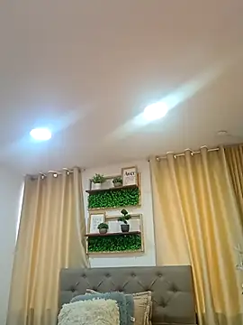 sasi luna online show from 12/20/25, 02:20