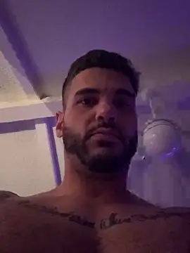 Snapshot of Strokeking4u chatting on 12/23/25, 07:51 Strokeking4u online show from 12/23/25, 07:51