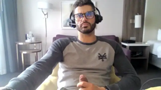 Snapshot of Strokeking4u chatting on 02/02/26, 08:52 Strokeking4u online show from 02/02/26, 08:52