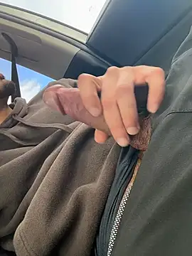 Snapshot of Strokeking4u chatting on 01/12/26, 04:25 Strokeking4u online show from 01/12/26, 04:25