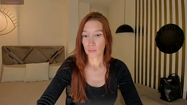 MiaFarrell  online show from 04/17/26, 05:38