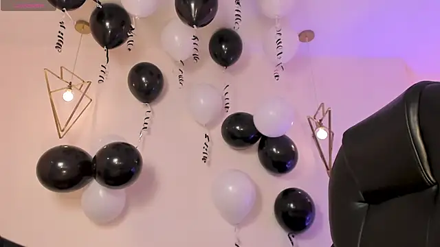 MiaFarrell  online show from 11/10/25, 06:24