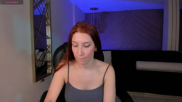 MiaFarrell  online show from 11/29/25, 11:21