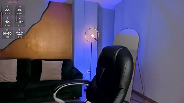 MiaFarrell  online show from 10/20/25, 06:30