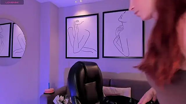 MiaFarrell  online show from 11/07/25, 06:01