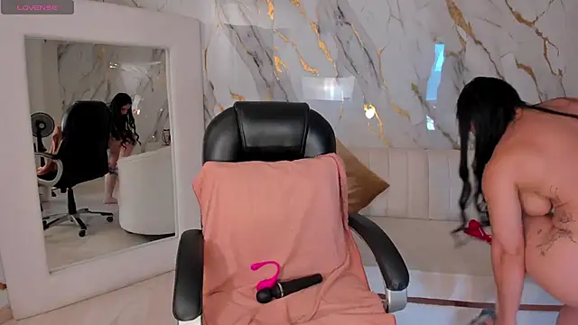 IsabelBornner online show from 11/15/25, 06:45