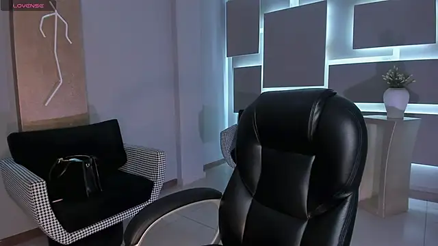 BellaCarteer  online show from 10/13/25, 01:02