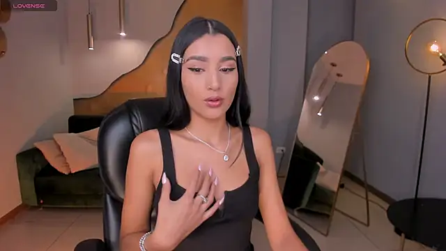 BellaCarteer  online show from 10/25/25, 01:01