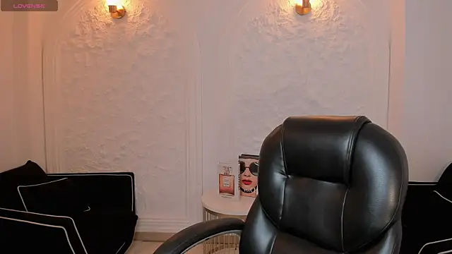 Snapshot of BellaCarteer_ chatting on 06/15/26, 08:30 BellaCarteer online show from 06/15/26, 08:30