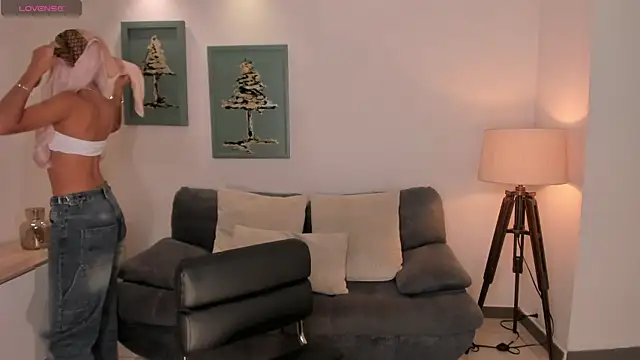 BellaCarteer  online show from 03/30/26, 08:32