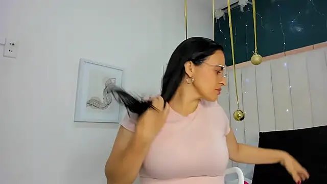 africa holmes online show from 11/30/25, 02:34