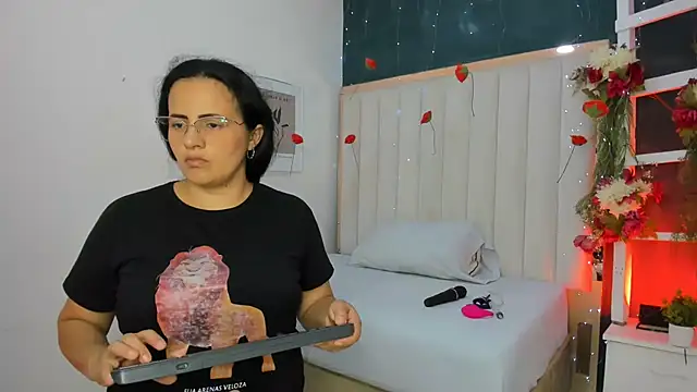 africa holmes online show from 04/21/26, 02:03