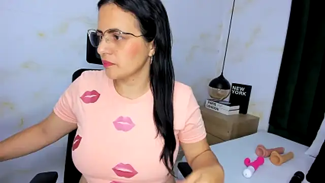 africa holmes online show from 11/13/25, 02:26