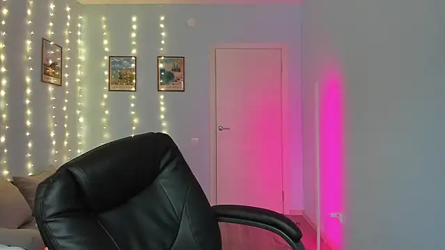 Snapshot of Scooby_k chatting on 01/09/25, 08:45 Scooby k online show from 01/09/25, 08:45