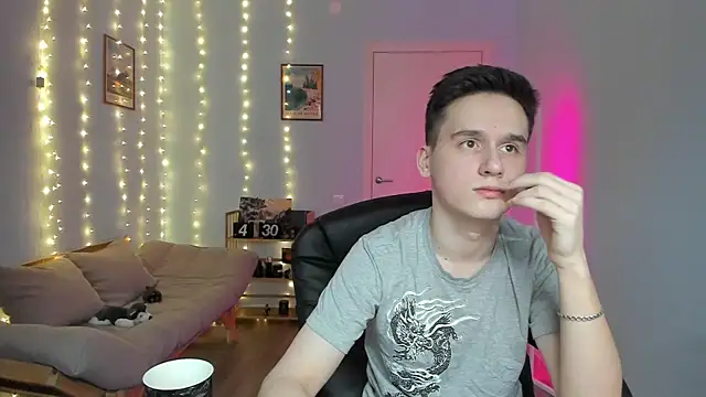 Snapshot of Scooby_k chatting on 01/10/25, 11:54 Scooby k online show from 01/10/25, 11:54