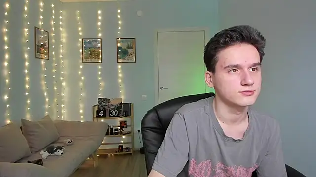 Snapshot of Scooby_k chatting on 12/21/24, 09:23 Scooby k online show from 12/21/24, 09:23