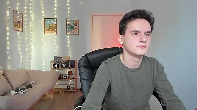 Snapshot of Scooby_k chatting on 12/17/24, 08:23 Scooby k online show from 12/17/24, 08:23