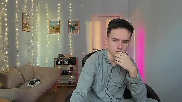 Snapshot of Scooby_k chatting on 01/06/25, 08:24 Scooby k online show from 01/06/25, 08:24