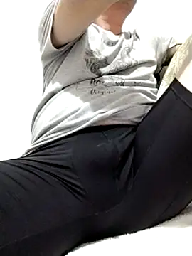 Bombi22 online show from 10/18/25, 04:14