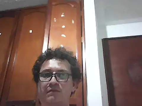 Bombi22 online show from 11/17/25, 04:16