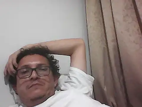 Bombi22 online show from 11/02/25, 06:07