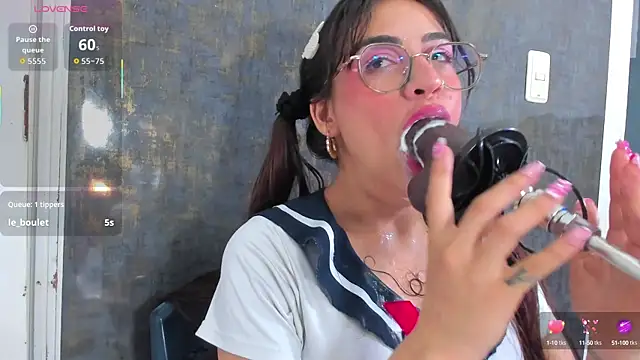 violett collins  online show from 10/16/25, 08:28