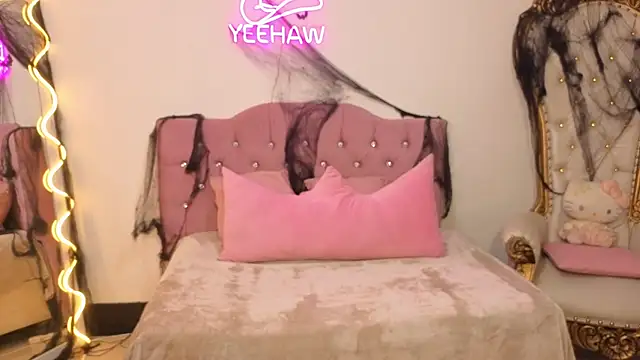 kittystart tay online show from 10/18/25, 11:45