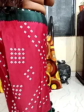 Snapshot of _Hot-Couple chatting on 03/02/25, 07:30 Hot-Couple online show from 03/02/25, 07:30