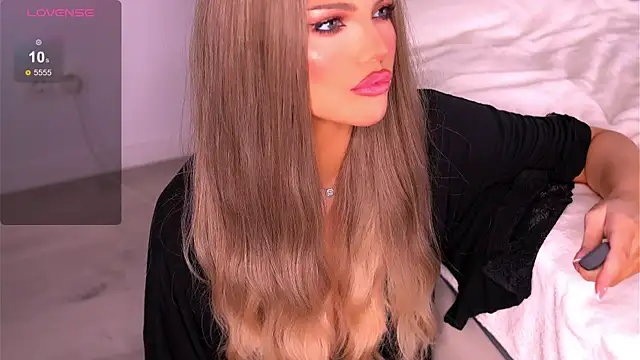 Snapshot of Graciane_Lee chatting on 10/12/25, 03:24 Graciane Lee online show from 10/12/25, 03:24