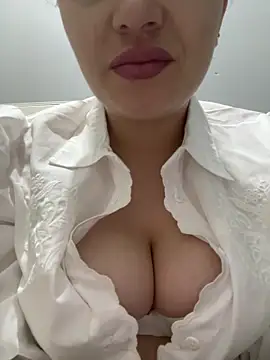 Snapshot of Gamzemm8888 chatting on 01/13/25, 07:42 Gamzemm8888 online show from 01/13/25, 07:42