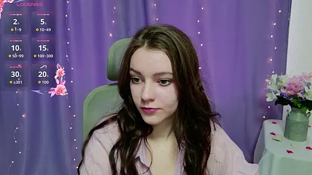 Lana  Cute  online show from 04/07/26, 12:18