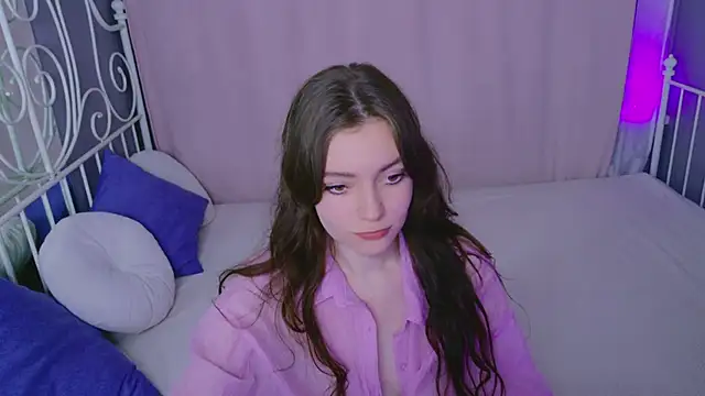 Snapshot of Lana__Cute_ chatting on 06/19/26, 03:07 Lana Cute online show from 06/19/26, 03:07