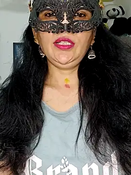 Snapshot of sexy_bhabhi69 chatting on 06/11/26, 08:33 sexy bhabhi69 online show from 06/11/26, 08:33