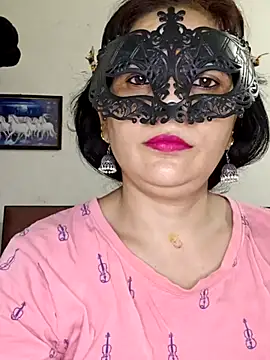 Snapshot of sexy_bhabhi69 chatting on 07/04/26, 07:15 sexy bhabhi69 online show from 07/04/26, 07:15