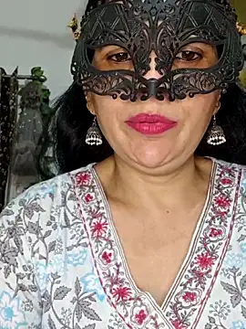 Snapshot of sexy_bhabhi69 chatting on 06/12/26, 05:10 sexy bhabhi69 online show from 06/12/26, 05:10
