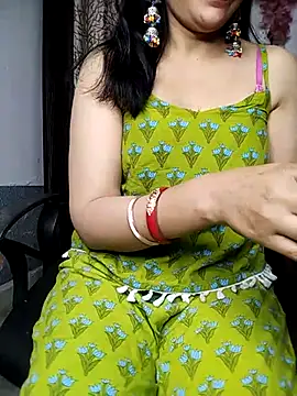 Snapshot of sexy_bhabhi69 chatting on 03/17/25, 06:42 sexy bhabhi69 online show from 03/17/25, 06:42