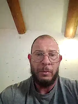 Snapshot of jourdinio13 chatting on 10/12/25, 04:19 jourdinio13 online show from 10/12/25, 04:19
