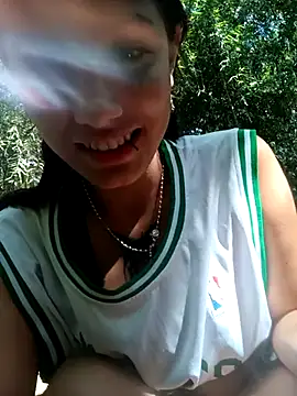 Snapshot of thamygomezz chatting on 09/10/25, 08:08 thamygomezz online show from 09/10/25, 08:08