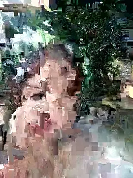 Snapshot of thamygomezz chatting on 10/04/25, 02:18 thamygomezz online show from 10/04/25, 02:18