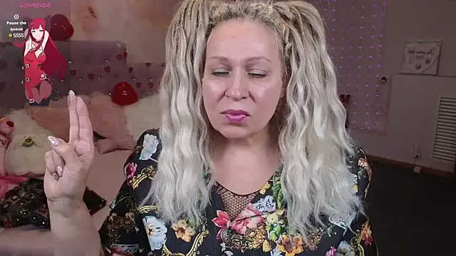 Snapshot of Penelope_Pinky chatting on 02/14/25, 02:33 Penelope Pinky online show from 02/14/25, 02:33